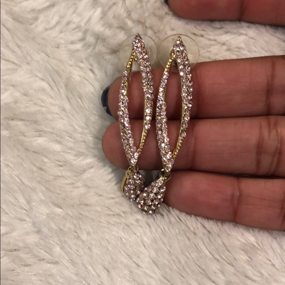 Yellow gold with pink stone earrings. 💸💸